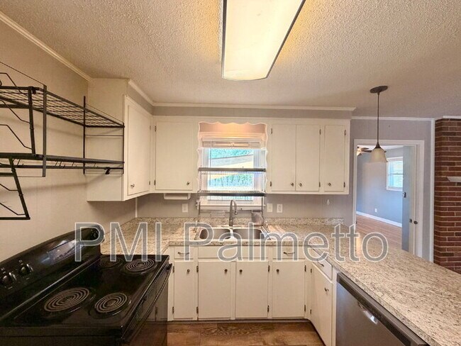 Building Photo - 1727 Sandra Dr