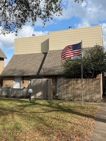 Building Photo - 1433 Cedar Post Ln