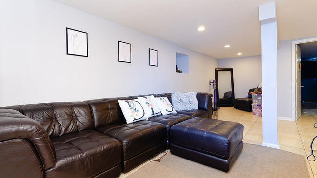 Building Photo - 3210 S Princeton Ave