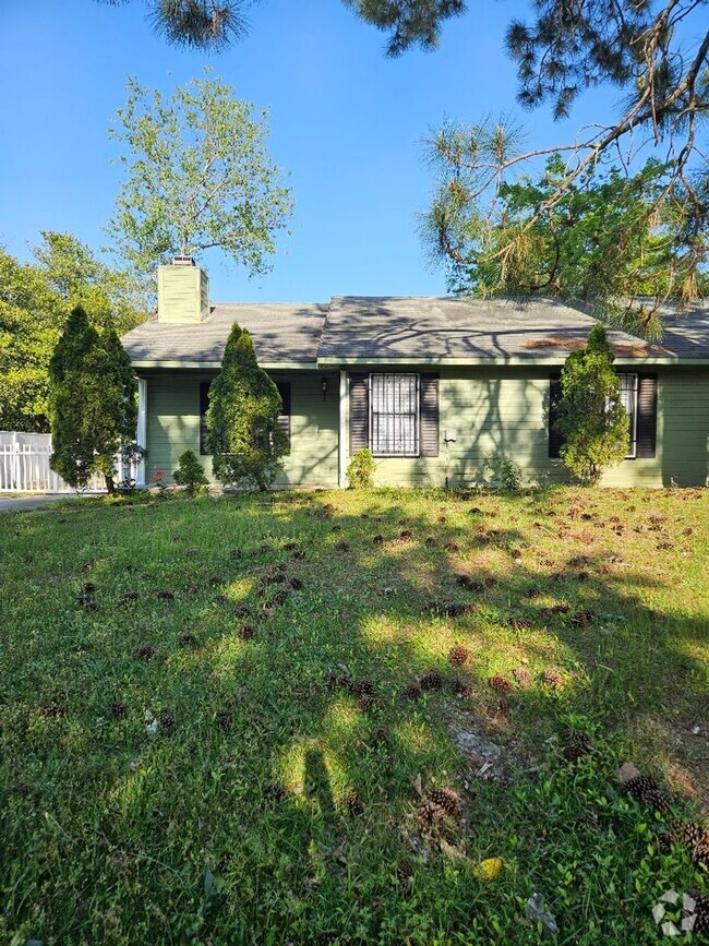 Building Photo - Cute duplex home