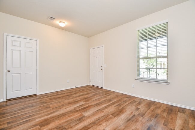 Building Photo - 2730 Ibis Wy