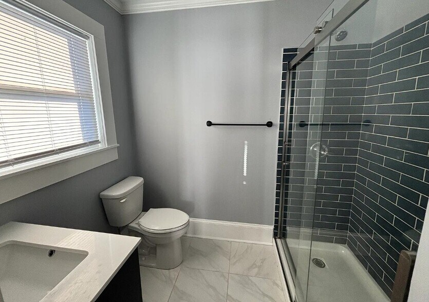 Building Photo - 313 W Fisher Ave