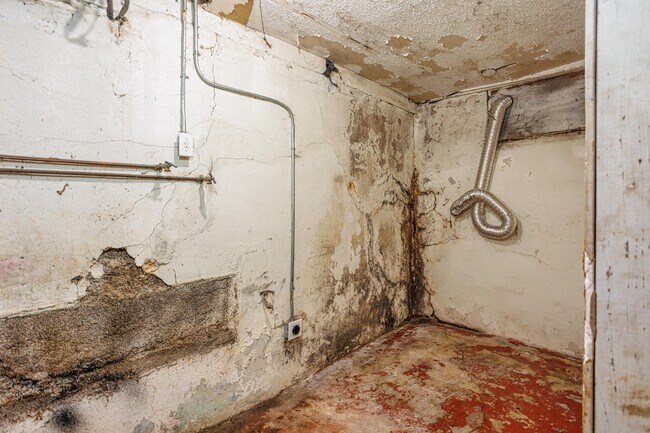 Building Photo - 4313 N Kerby Ave