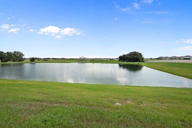 Building Photo - Towns at Woodsdale Villa! -3/2/2 in Wesley...