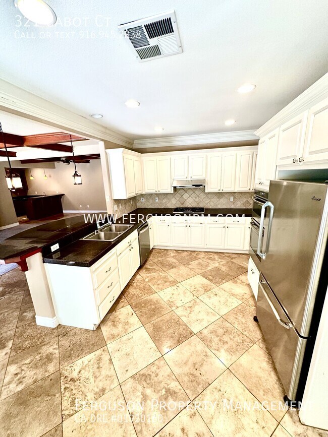 Building Photo - 321 Cabot Ct