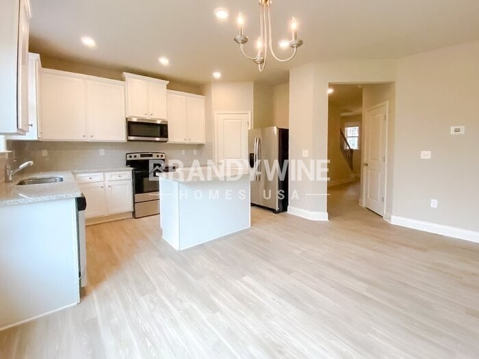 Building Photo - 1116 E Shoreview Rd