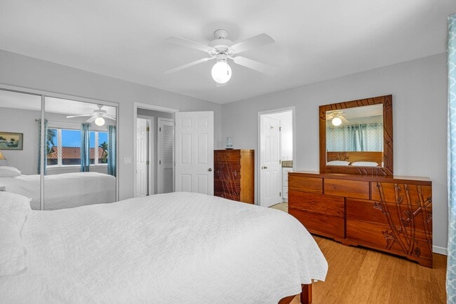 Building Photo - Single-family home with upstairs & downstairs rentals