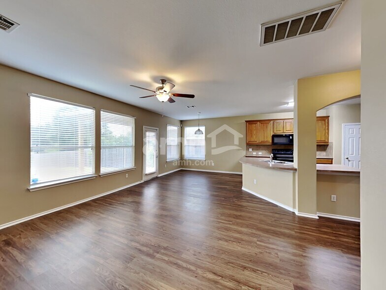 Building Photo - 1817 Melissa Oaks Ln