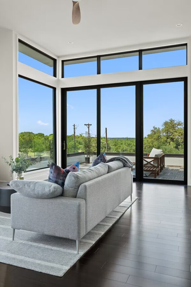 Building Photo - 2109 Barton Hills Dr