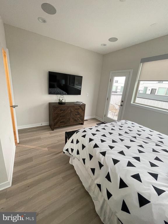 Building Photo - 3129 Beachview Ln