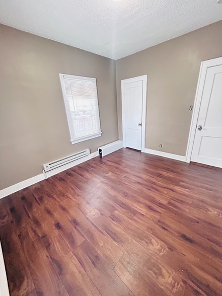 Building Photo - 1917 N Newton Ave