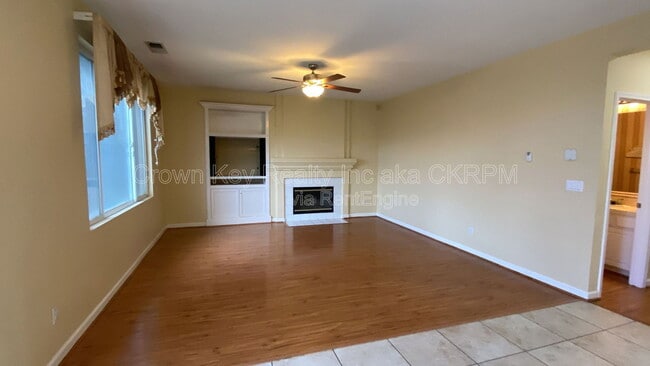 Building Photo - 1367 Gwerder St