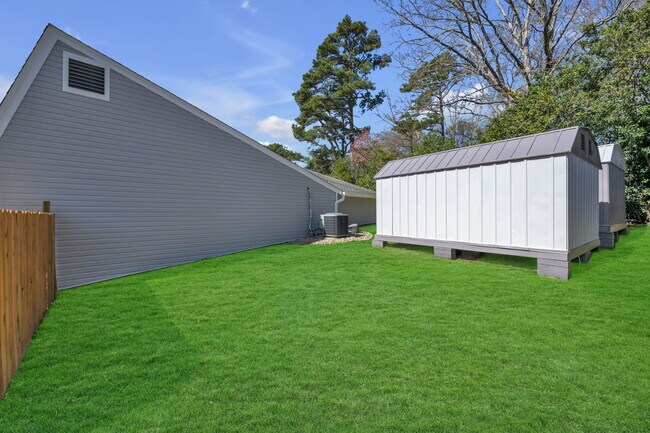 Building Photo - 6 Sundance Pl