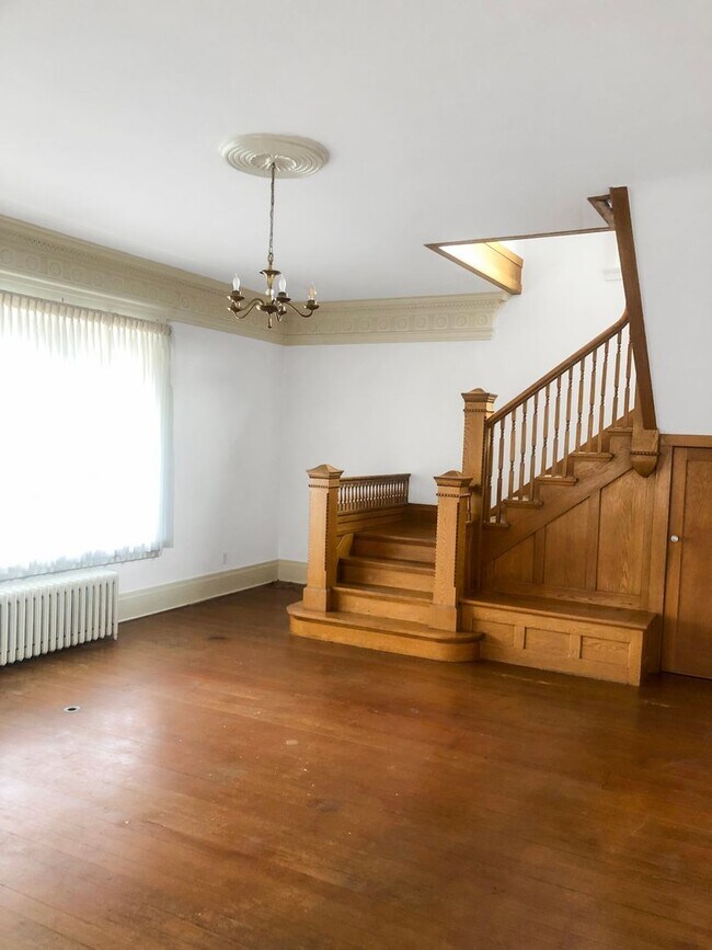 Building Photo - Historic North Slope Charm with Sweeping Sound Views — 4BR/1.5BA