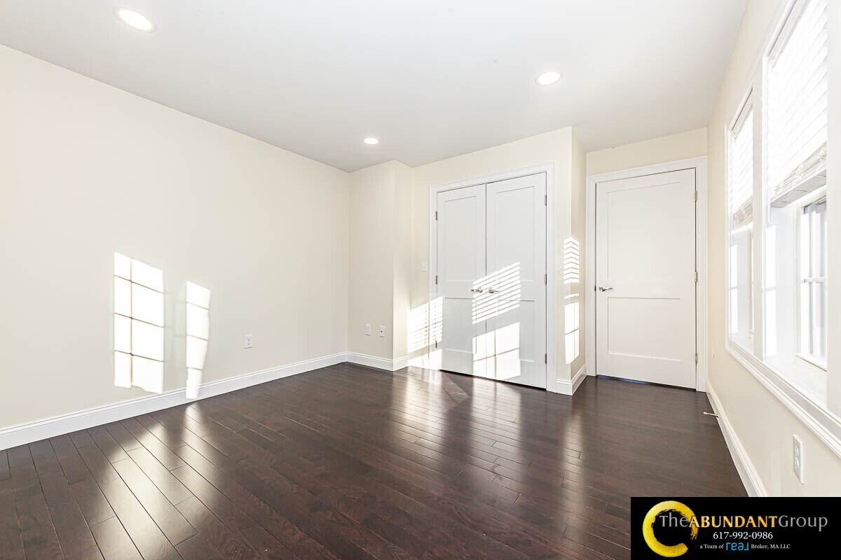 Building Photo - 48 Caldwell Rd