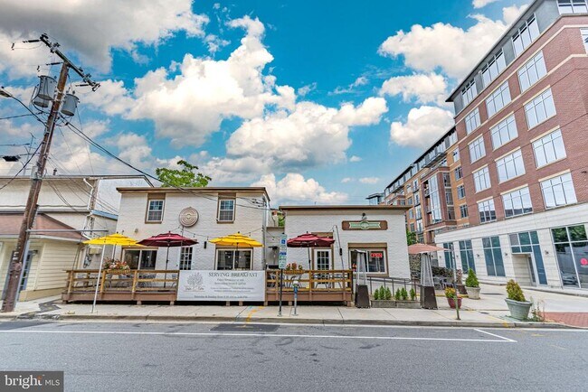 Building Photo - 2200 N Westmoreland St