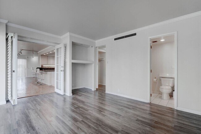 Building Photo - 3111 Bel Air Dr