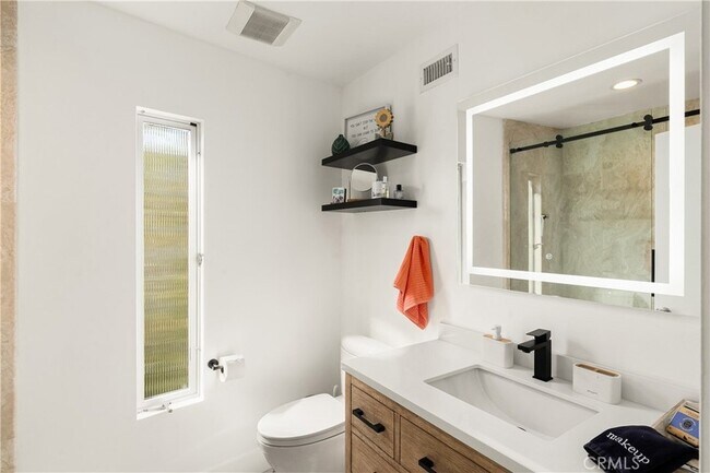 Building Photo - 3230 Tyrol Dr