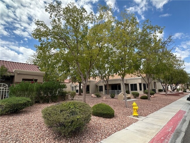 Building Photo - 2419 Desert Glen Dr