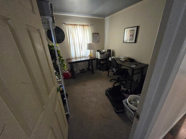 Building Photo - 16 Elridge Ln