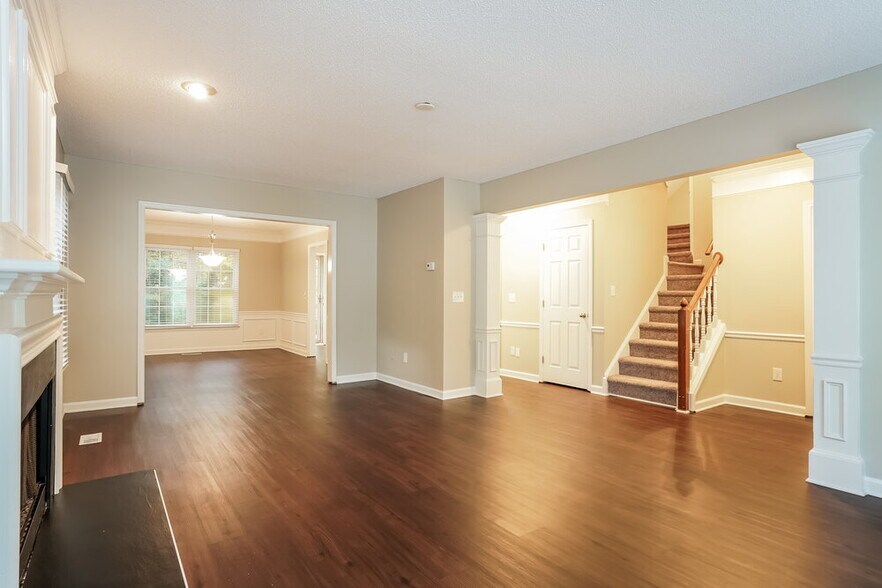 Building Photo - 4936 Bivens Dr