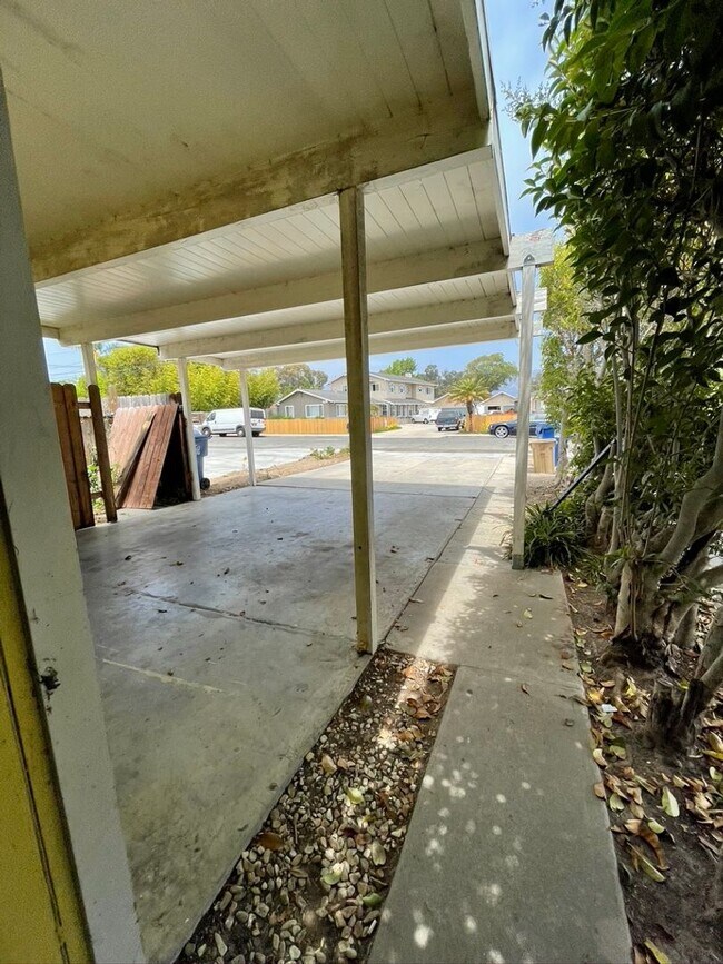 Building Photo - 6775 Pasado Rd