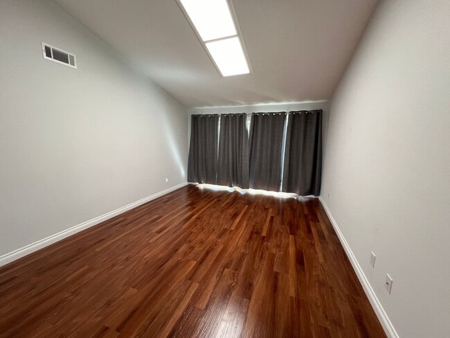 Building Photo - The Popular layout of the El Dorado in Lei...
