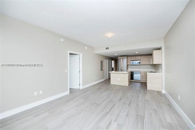 Building Photo - 16385 Biscayne Blvd