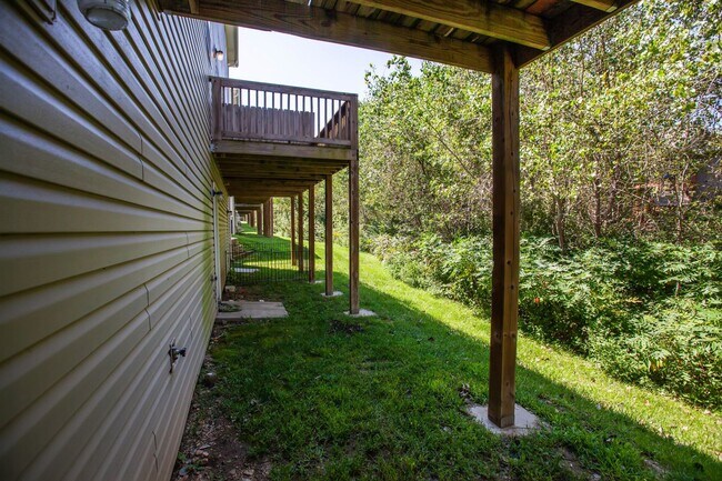 Building Photo - 3D Tour Available - Open Floor Plan + Miller Ranch Neighborhood + Community Pool + Lawn Care Prov...