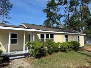 Building Photo - Beautiful Home in Valdosta, Ga!