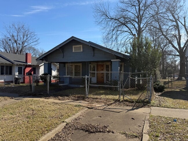 Building Photo - 2013 33rd Ave N