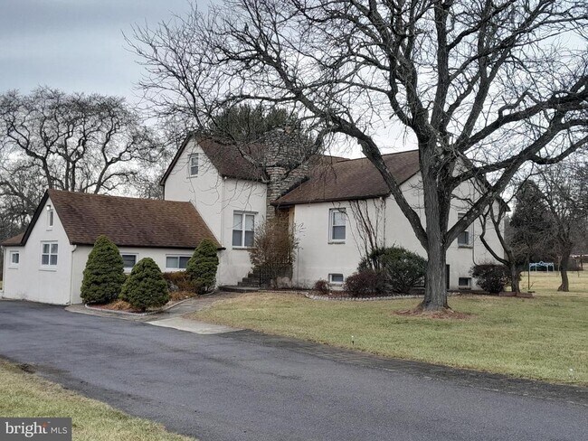 Building Photo - 6731 Edwards Ave