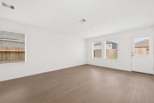 Building Photo - 16846 Spotted Oak Dr