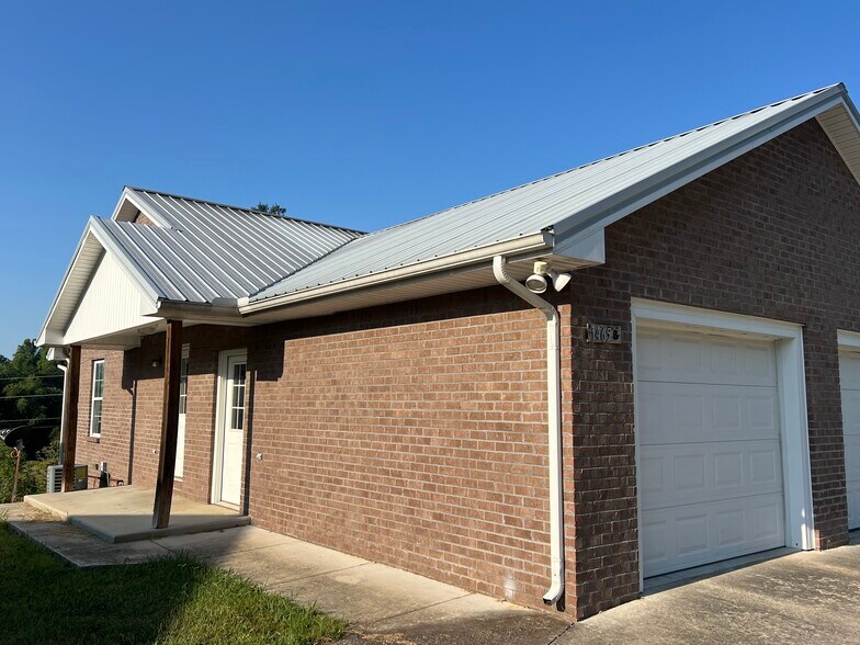 Building Photo - 1465 Paran Rd