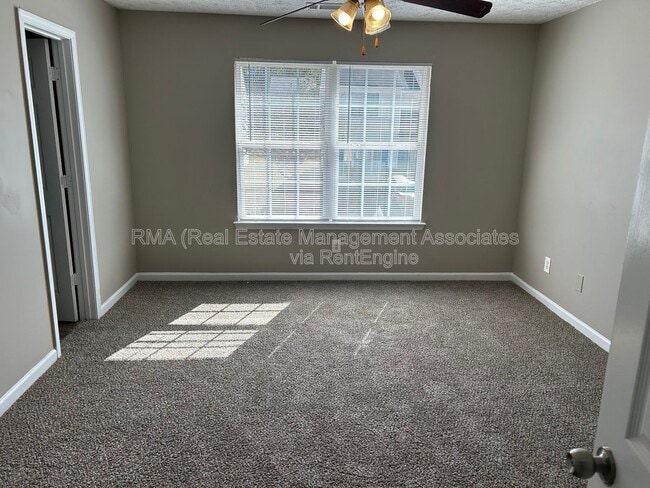 Building Photo - 1735 Carrington Dr