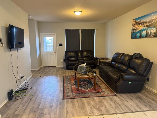 Building Photo - 25 Purple Sage Ranch Cir