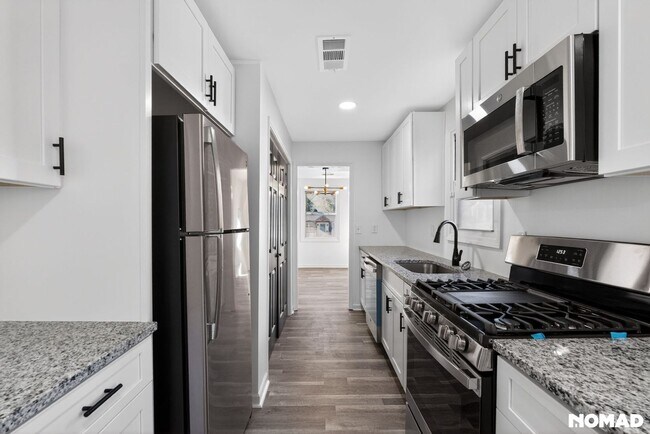 Building Photo - Charming 4BR House in Atlanta