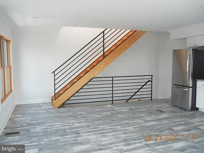 Building Photo - 2700 S 10th St
