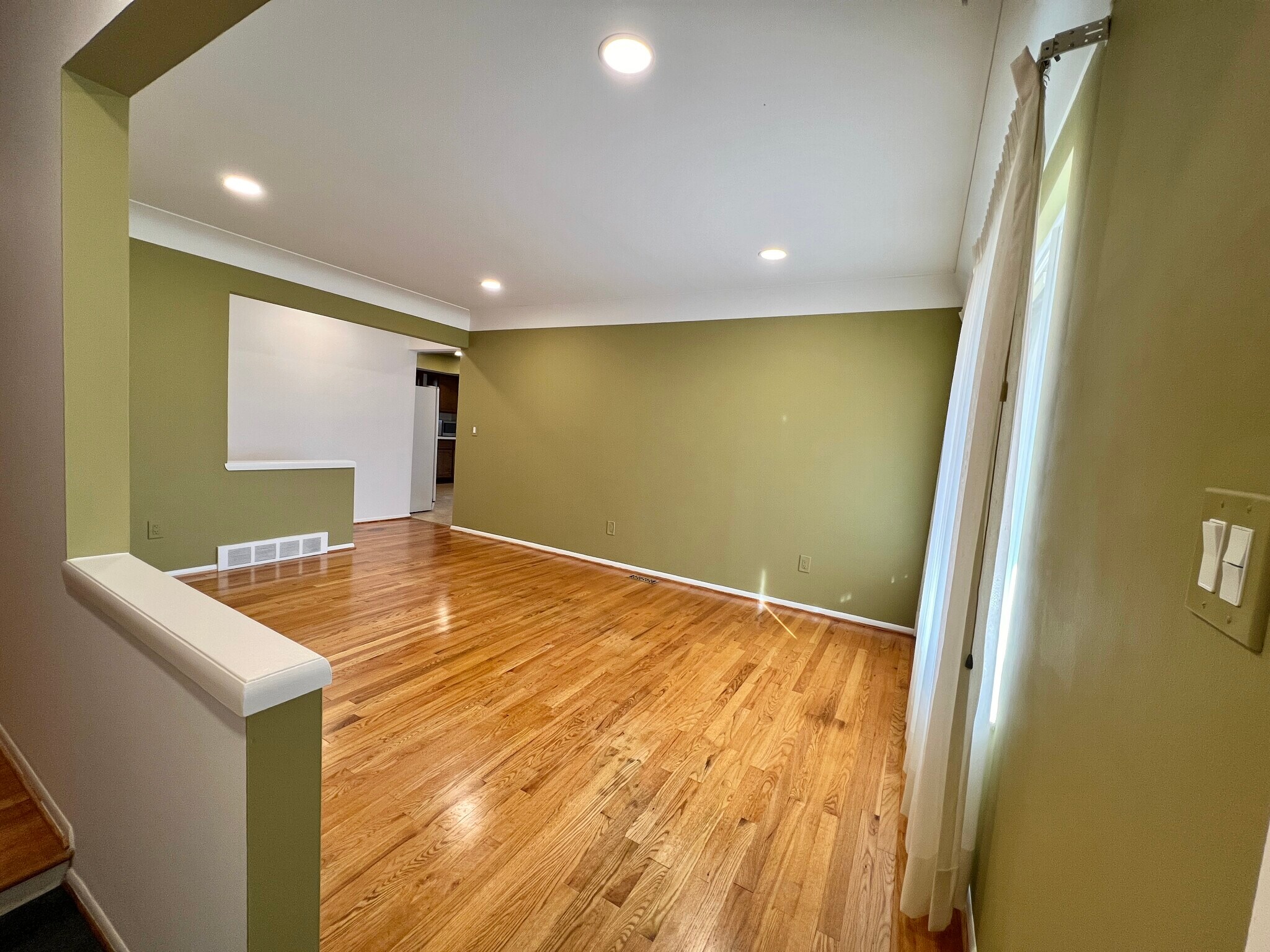 Building Photo - 30541 McGrath Dr