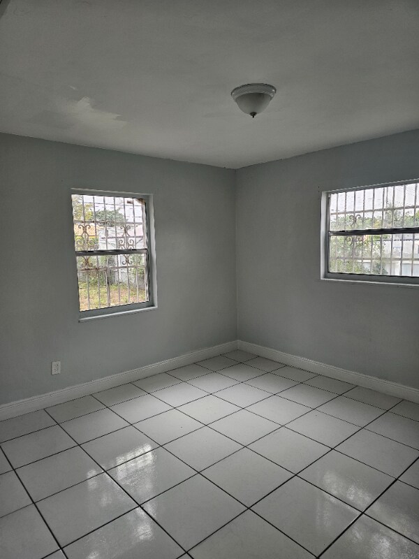 Building Photo - 1240 Rutland St