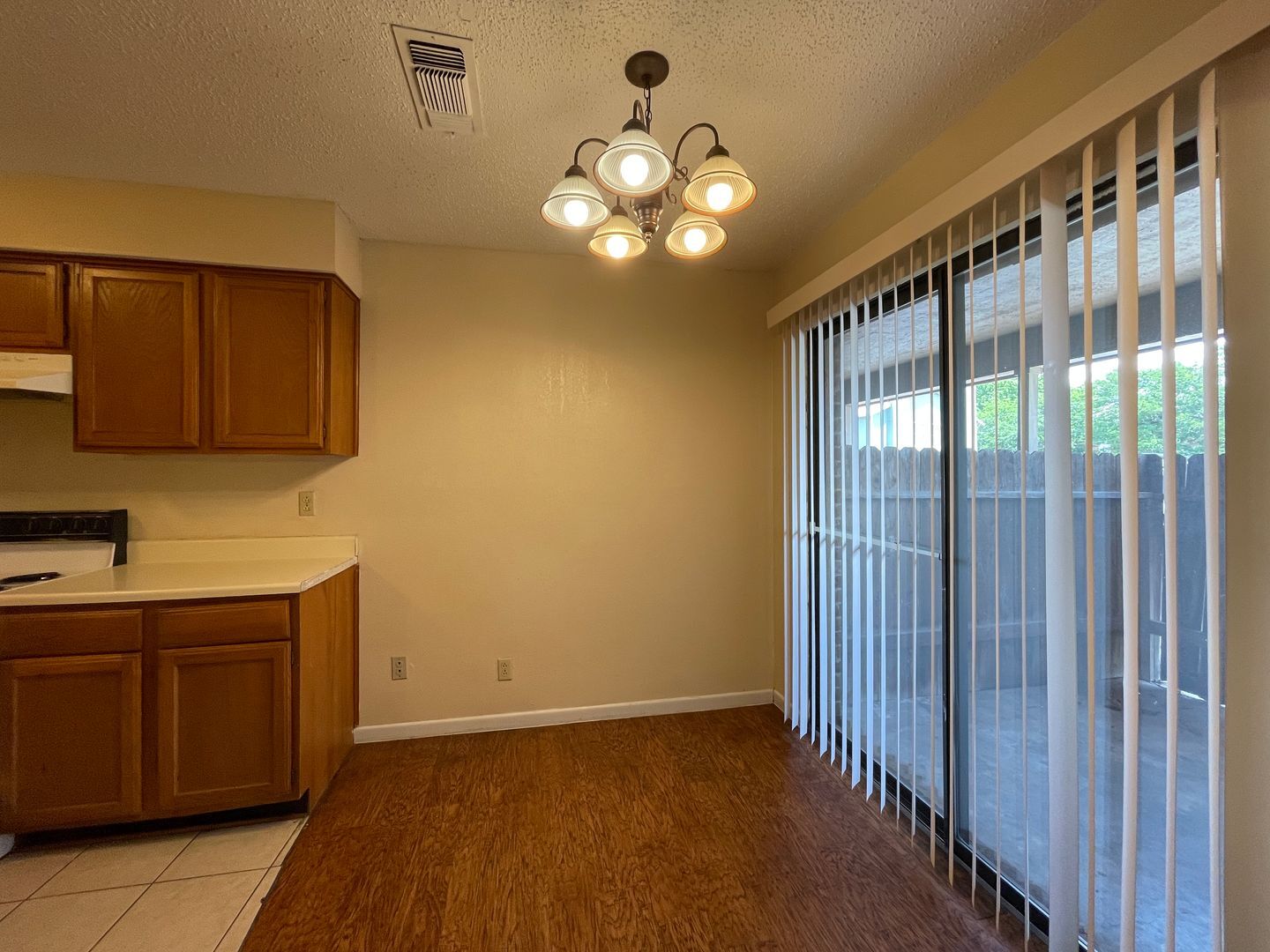 Building Photo - 1701 Cedarview Cir