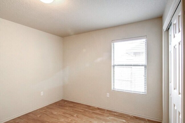 Building Photo - 7606 Cypress Vine