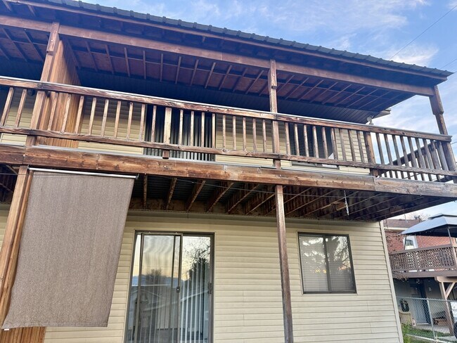 Building Photo - 7428 S 700 E