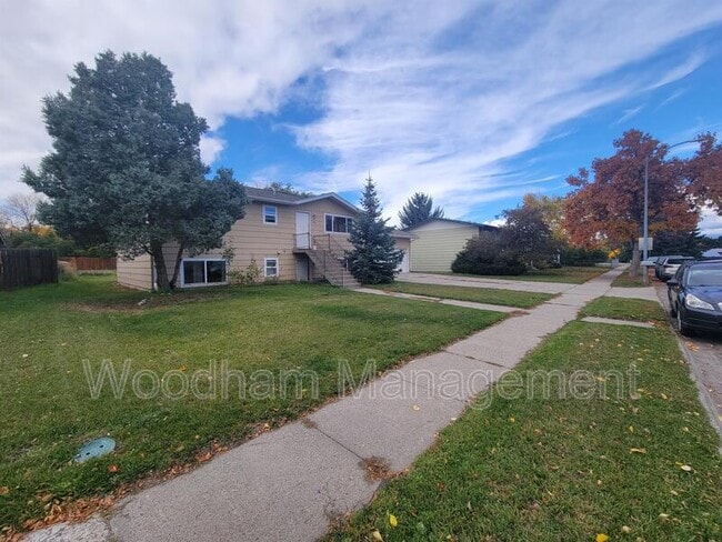 Building Photo - 511 N 16th Ave