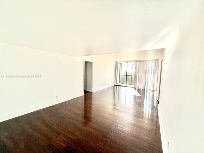 Building Photo - 20335 W Country Club Dr