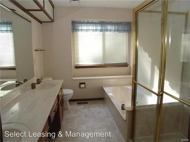 Building Photo - 218 Lazy Ridge Dr
