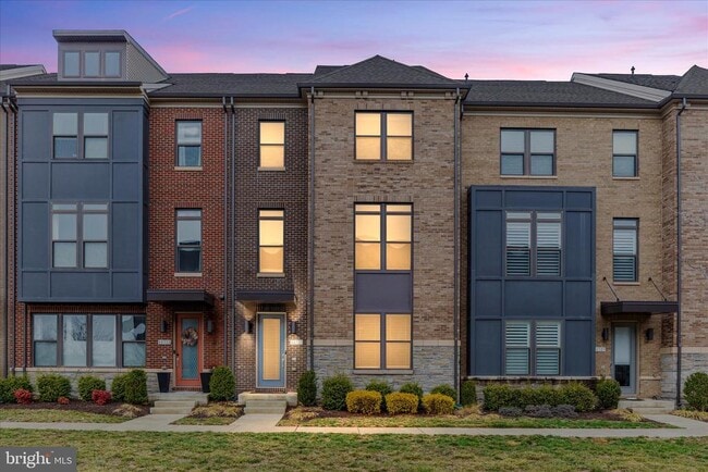 Building Photo - 44735 Medway Ter