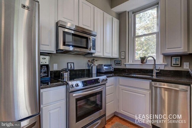 Building Photo - 1201 Q St NW