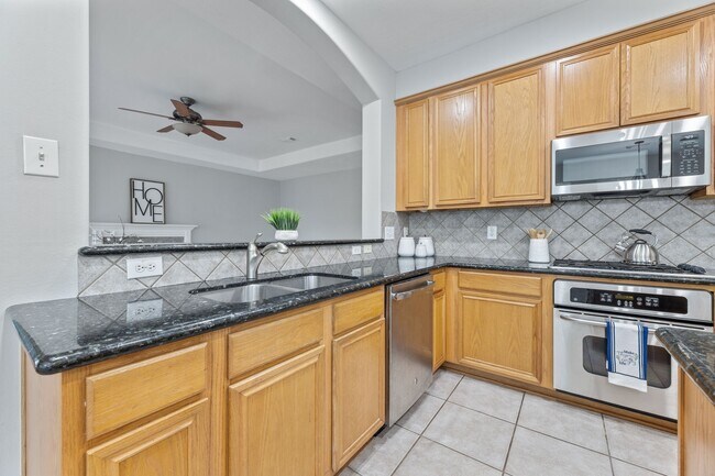Building Photo - 1221 Torchwood Dr