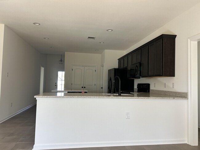 Building Photo - 42186 Cat Tail Rd